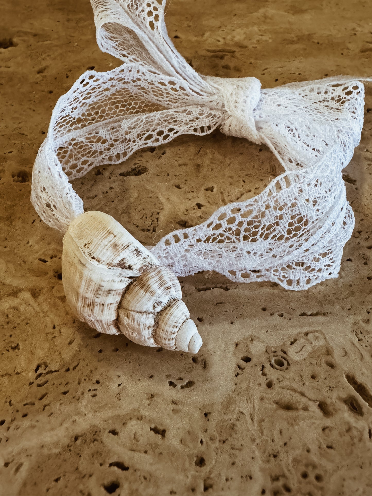 Lace shell bracelet