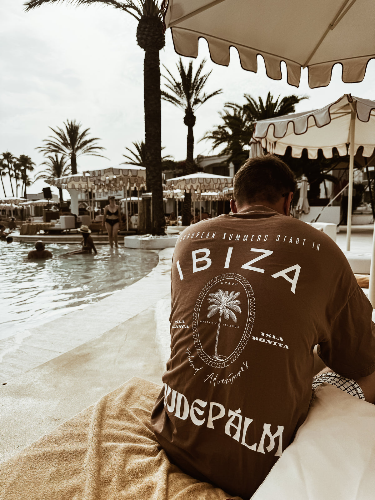 ISLAND ICONIC IBIZA  T - SHIRT - SUN-SOAKED TAN | OVERSIZED FIT - UNISEX