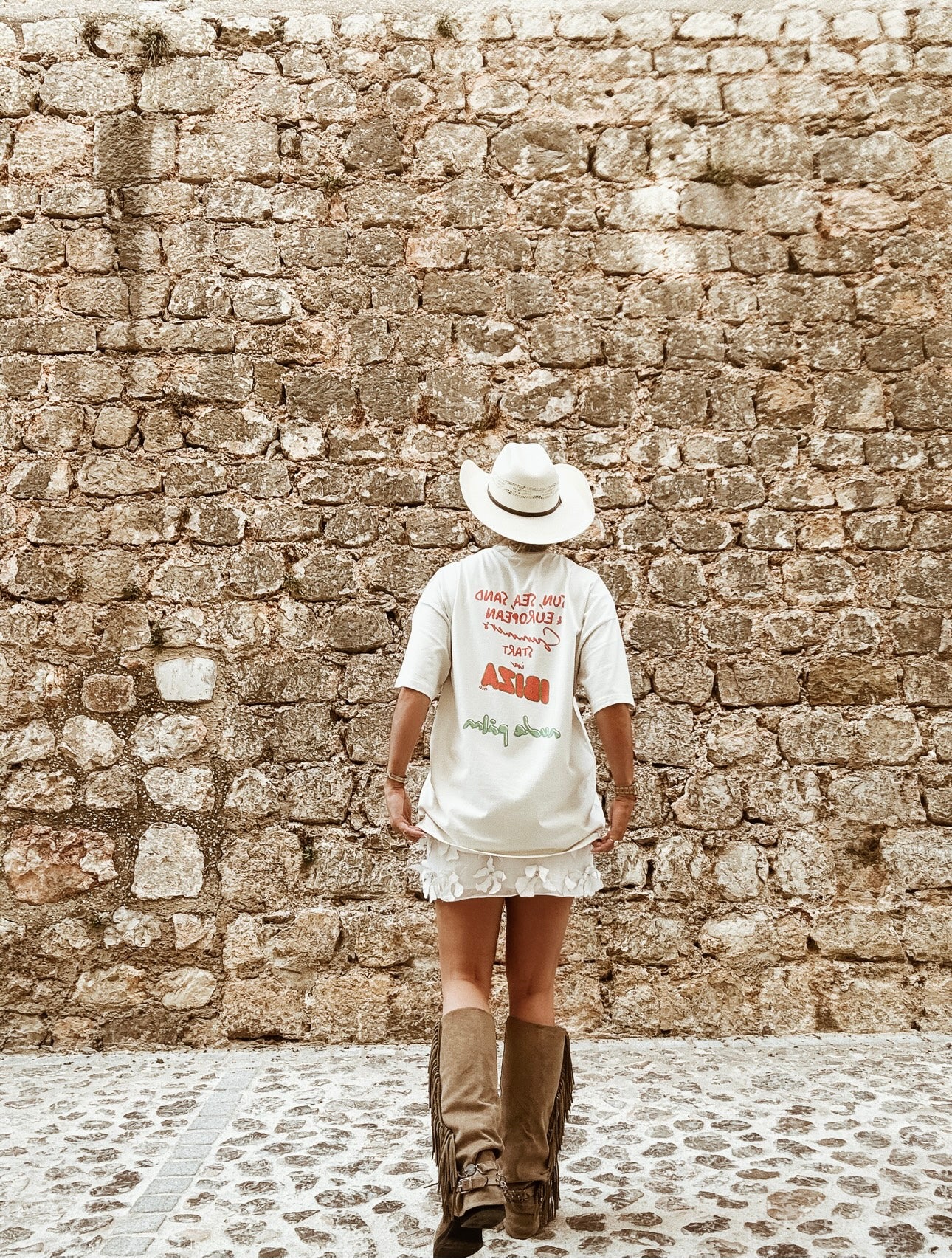 ISLA IBIZA CHERRY UNISEX T-SHIRT - VINTAGE WHITE
