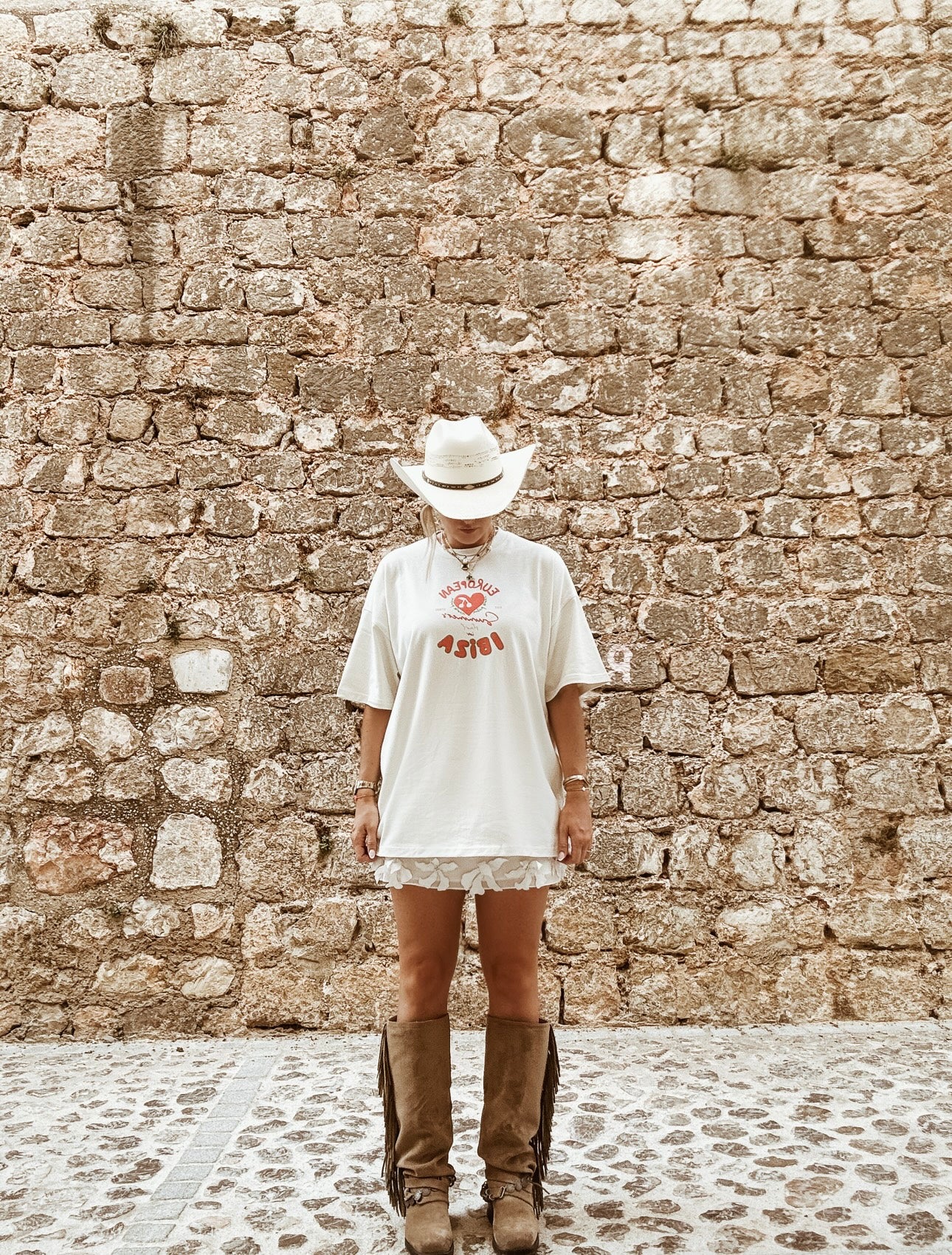 ISLA IBIZA CHERRY UNISEX T-SHIRT - VINTAGE WHITE