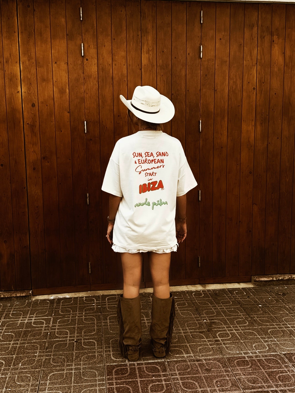 ISLA IBIZA CHERRY UNISEX T-SHIRT - VINTAGE WHITE