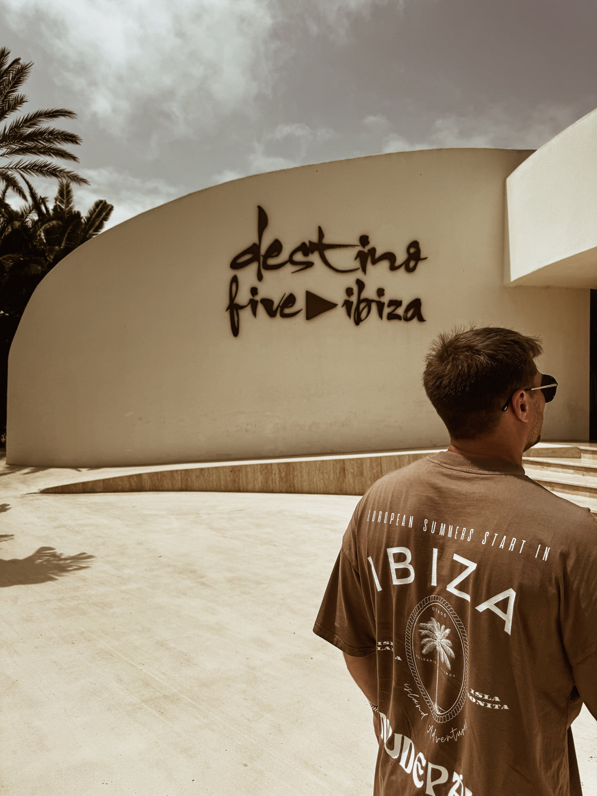 ISLAND ICONIC IBIZA  T - SHIRT - SUN-SOAKED TAN | OVERSIZED FIT - UNISEX